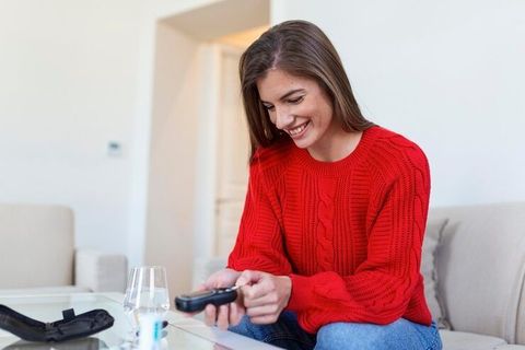 Learn the Facts: A Helpful Introduction to Glucose and Ketone Testing at Home