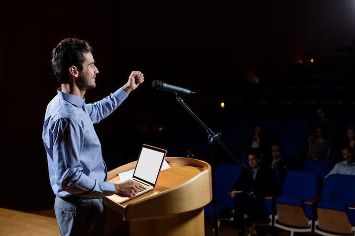The Ultimate Guide to Public Speaking Classes